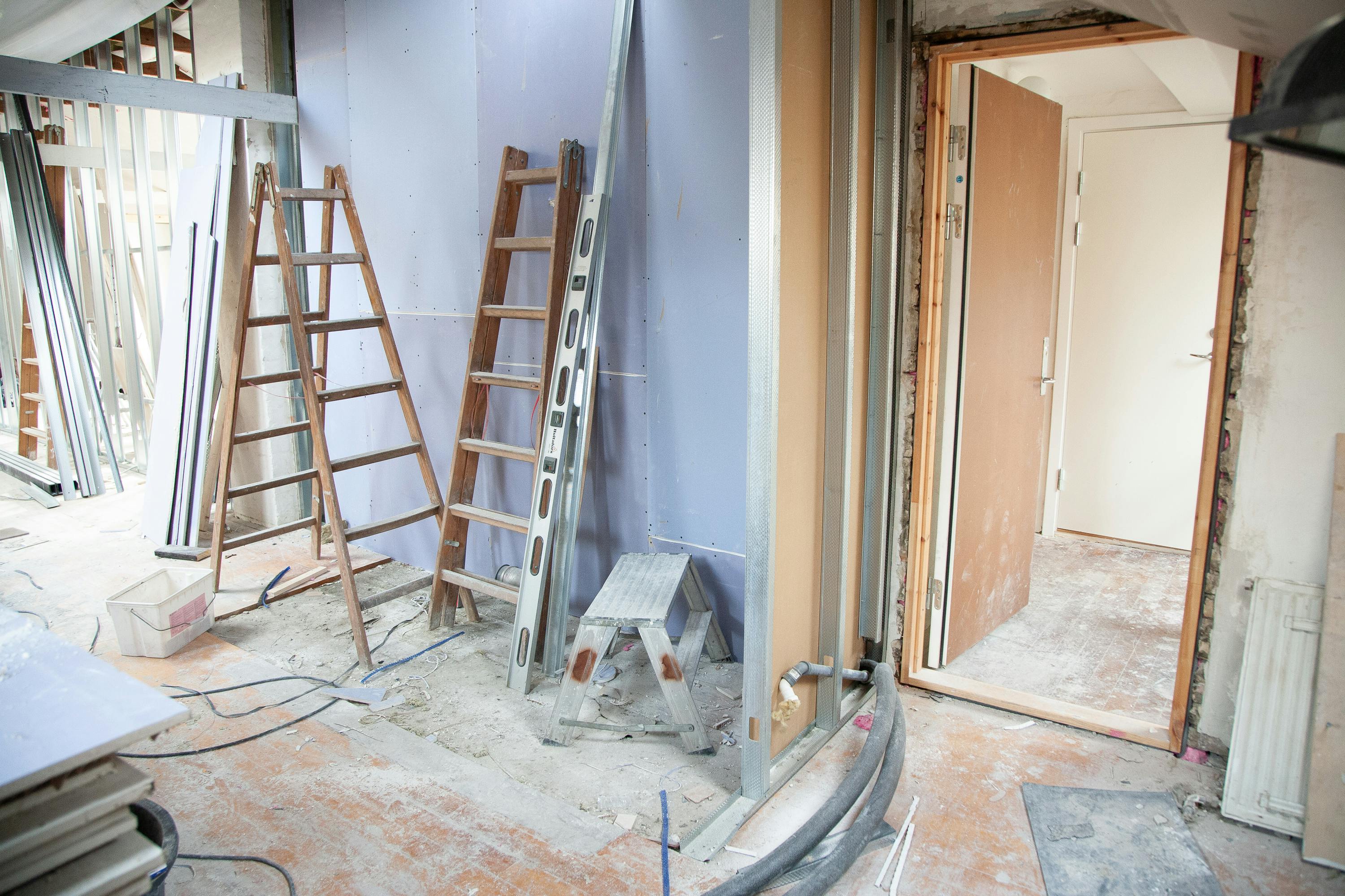 Serviços de remodelação e renovação oferecidos pela Plano B